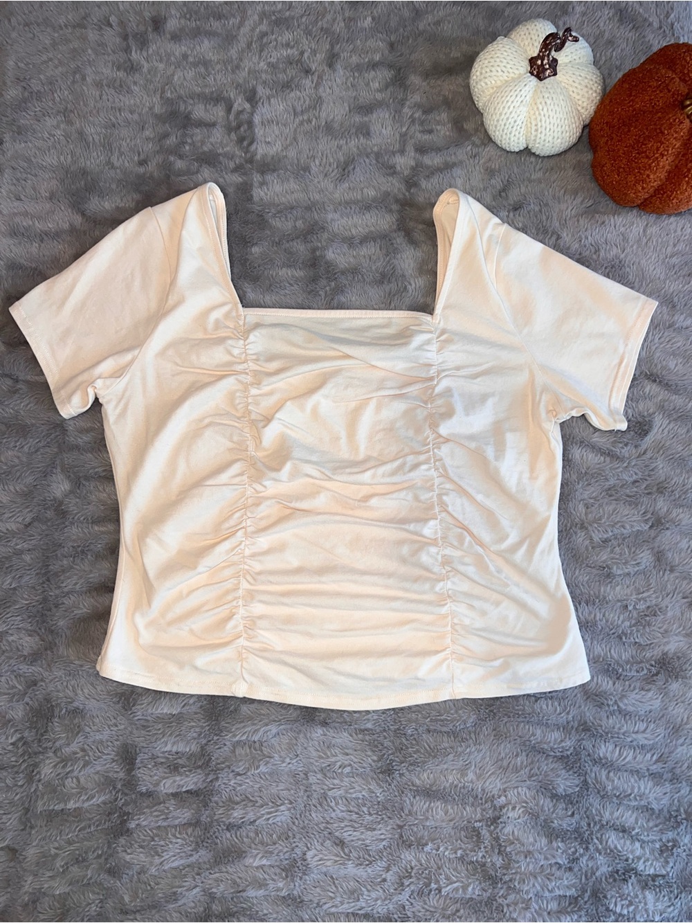 ARULA Ruched Square Neck Short Sleeve Top - Cream